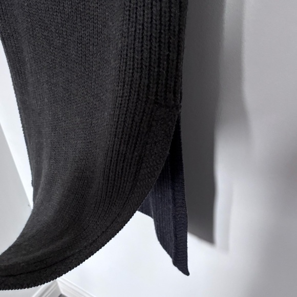 Wilfred Durandal Wool Sleeveless Sweater Top - Picture 6 of 9